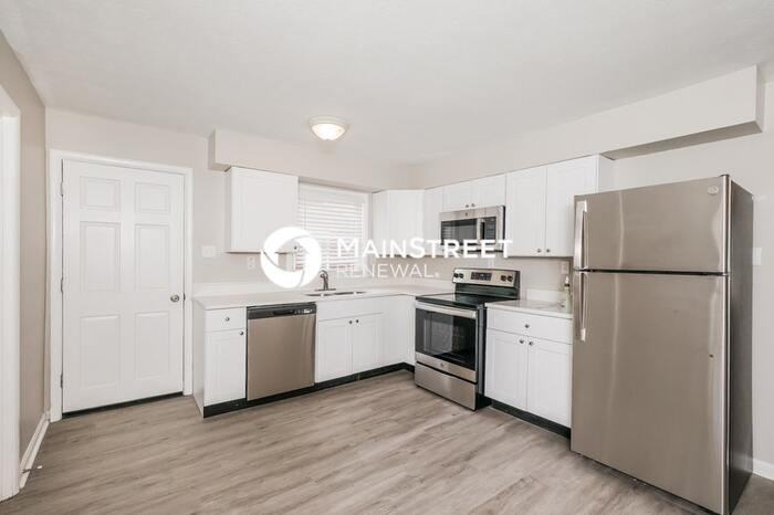 7809 Axtell Ave - Photo 5 of 16