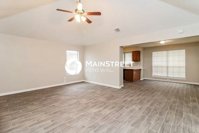 1104 Chapel Hill Dr - Photo 3 of 16