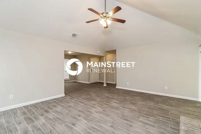 1104 Chapel Hill Dr - Photo 4 of 16