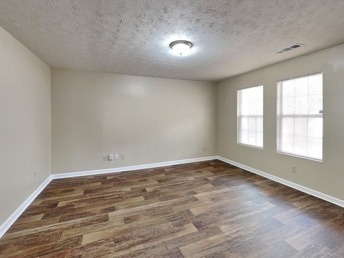 6160 Forrest Ave - Photo 3 of 19