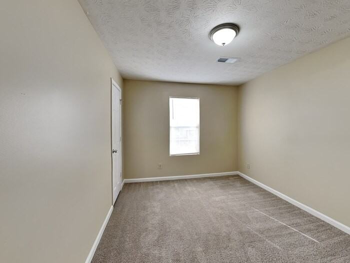 6160 Forrest Ave - Photo 6 of 19