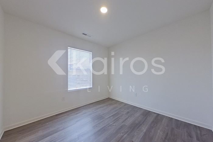 225 Gaston Cir - Photo 2 of 24