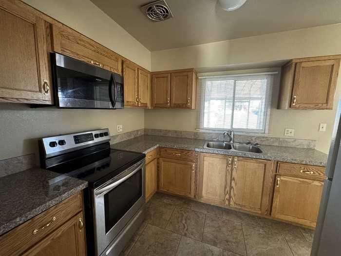 7135 W Coolidge St - Photo 5 of 14