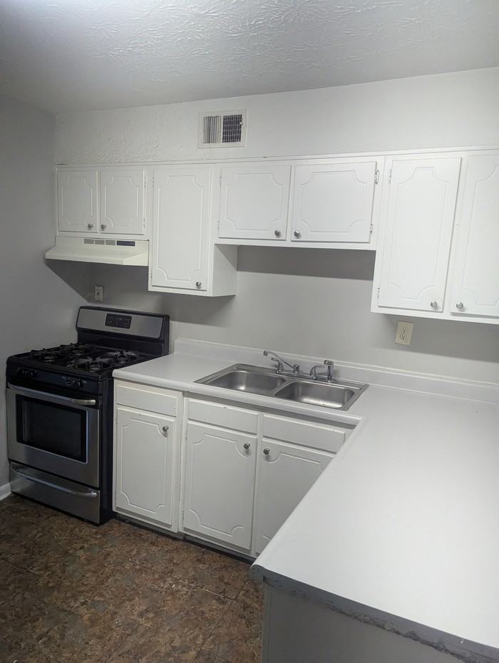 1844 Augusta Dr #33 - Photo 3 of 10