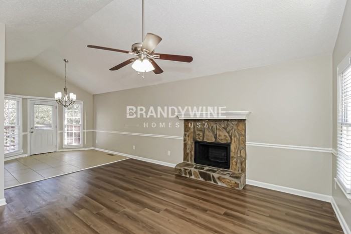 106 Whitney Ln - Photo 4 of 20