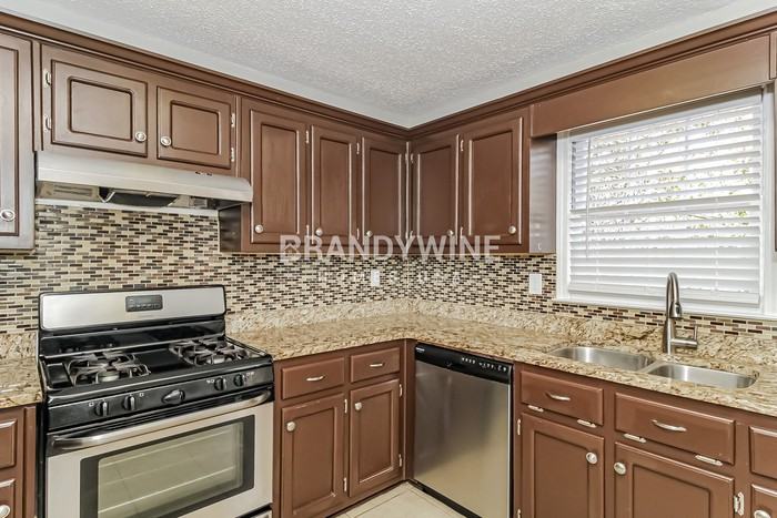 106 Whitney Ln - Photo 6 of 20