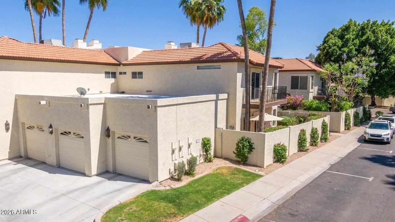 8841 S 51st St Unit 1 - Photo 3 of 50