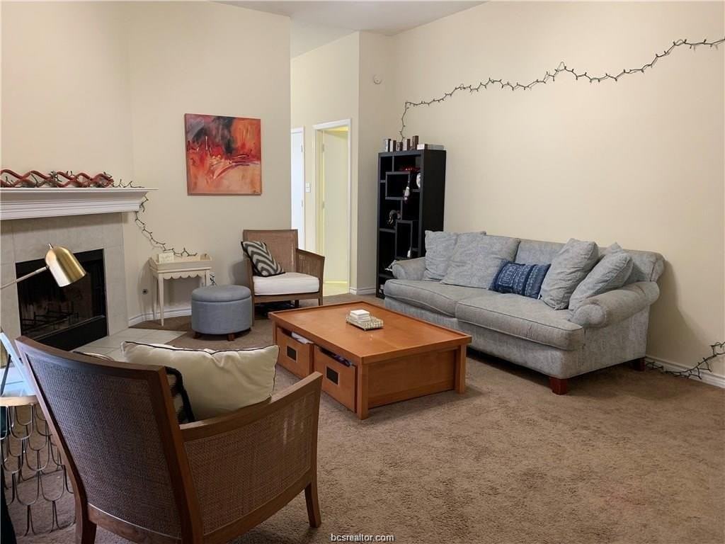 2403 Carnation Ct - Photo 2 of 14