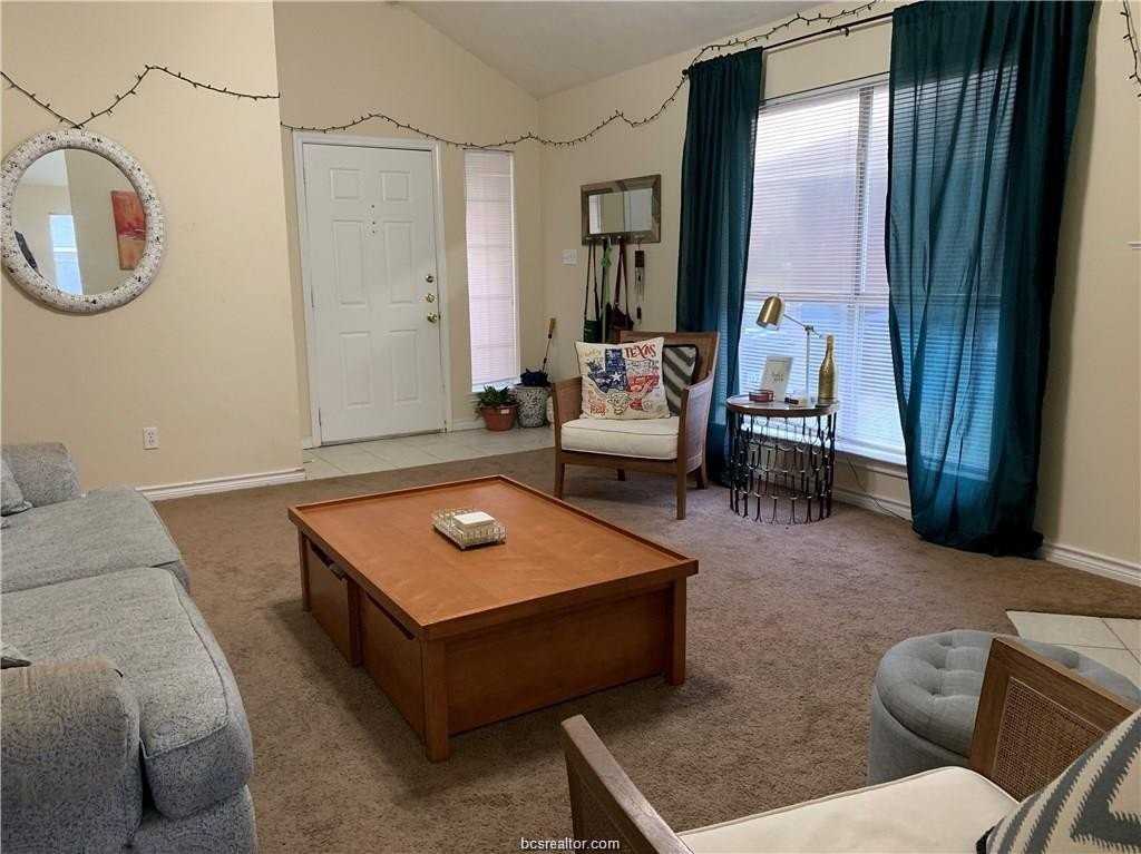 2403 Carnation Ct - Photo 3 of 14