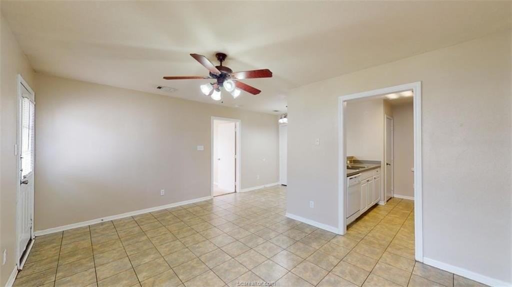 1141 Oney Hervey Dr - Photo 3 of 23