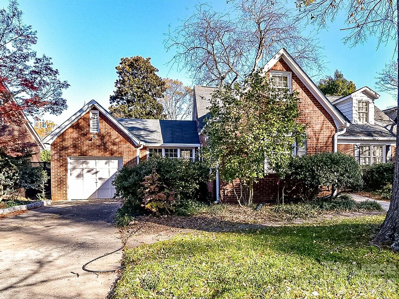 711 Mt Vernon Ave - Photo 3 of 45