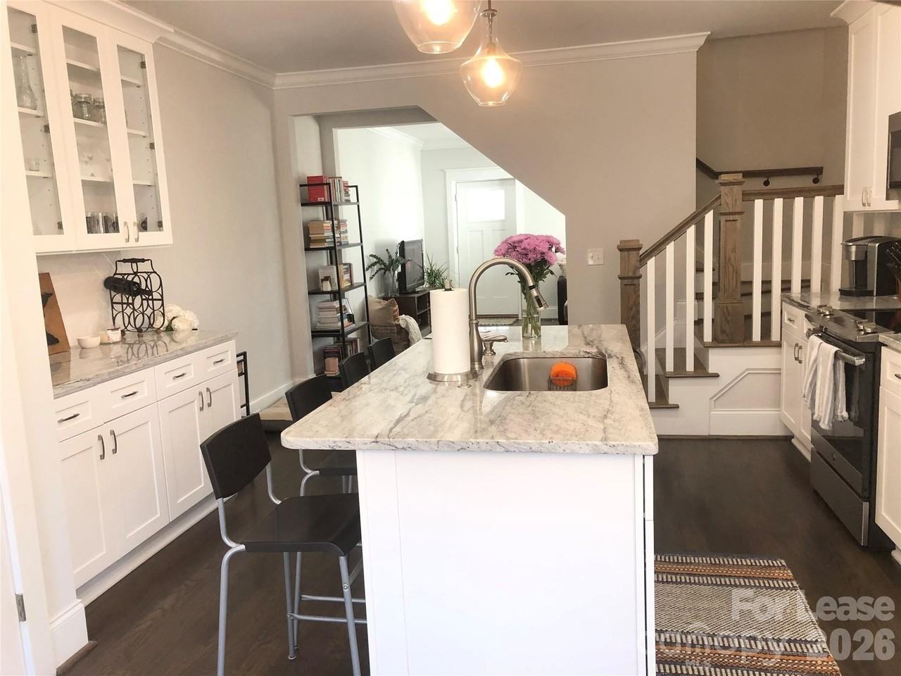 2117 Kirkwood Ave - Photo 4 of 18