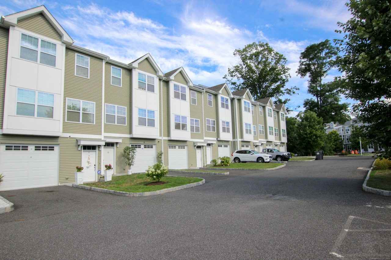 5 Laurel Hill Ct Unit 5 - Photo 2 of 14