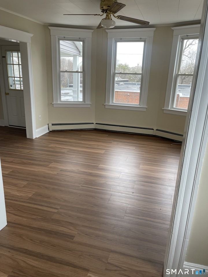 1727 Barnum Ave Apt 2c - Photo 3 of 4