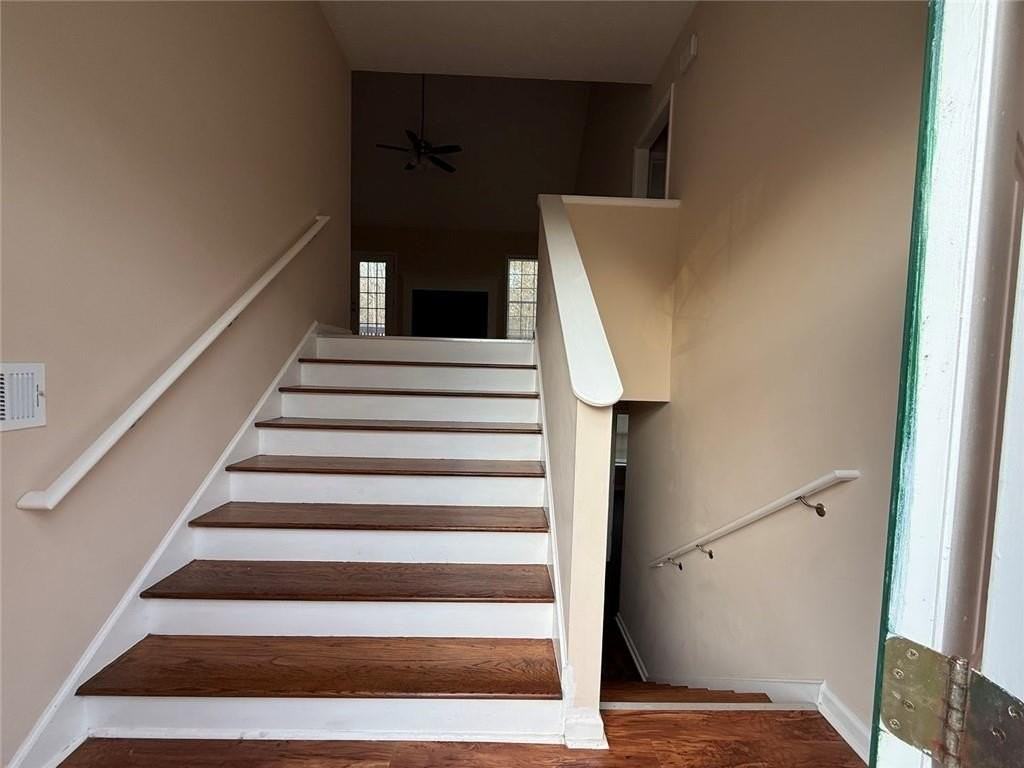 175 River North Ct - Photo 3 of 24