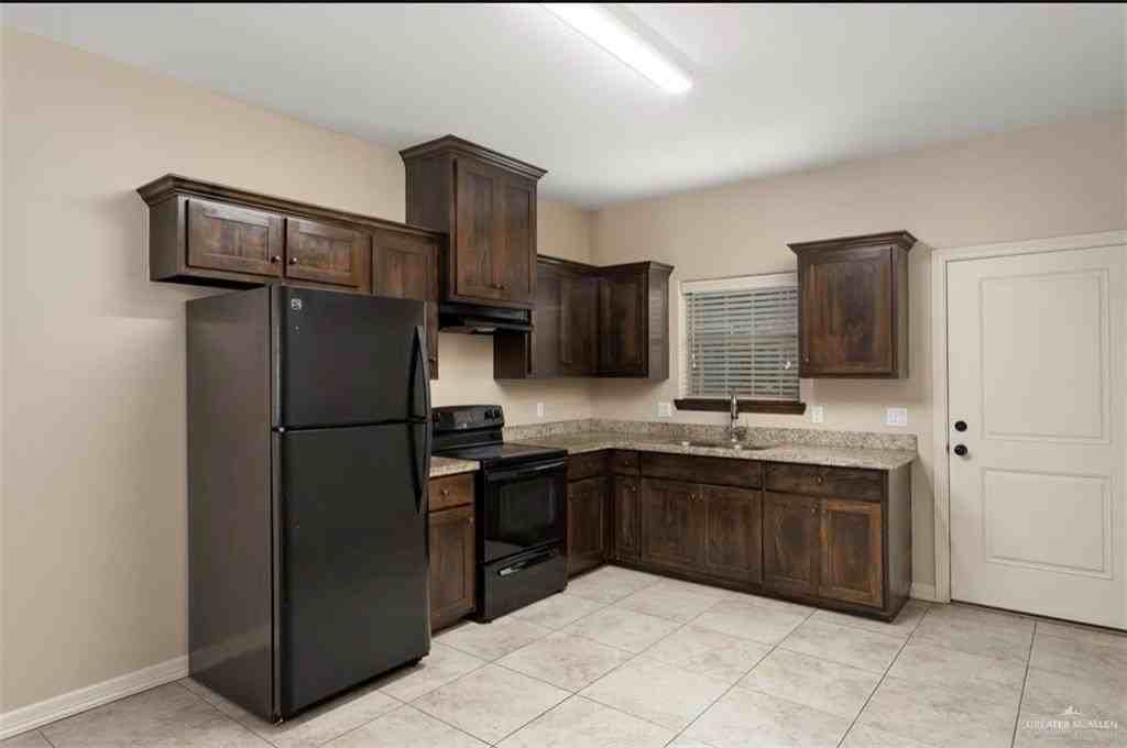 2608 E Garfield Ave - Photo 3 of 9