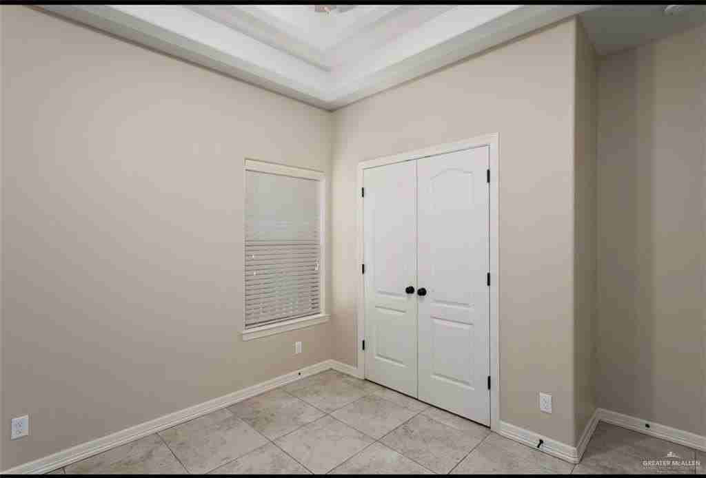 2608 E Garfield Ave - Photo 7 of 9