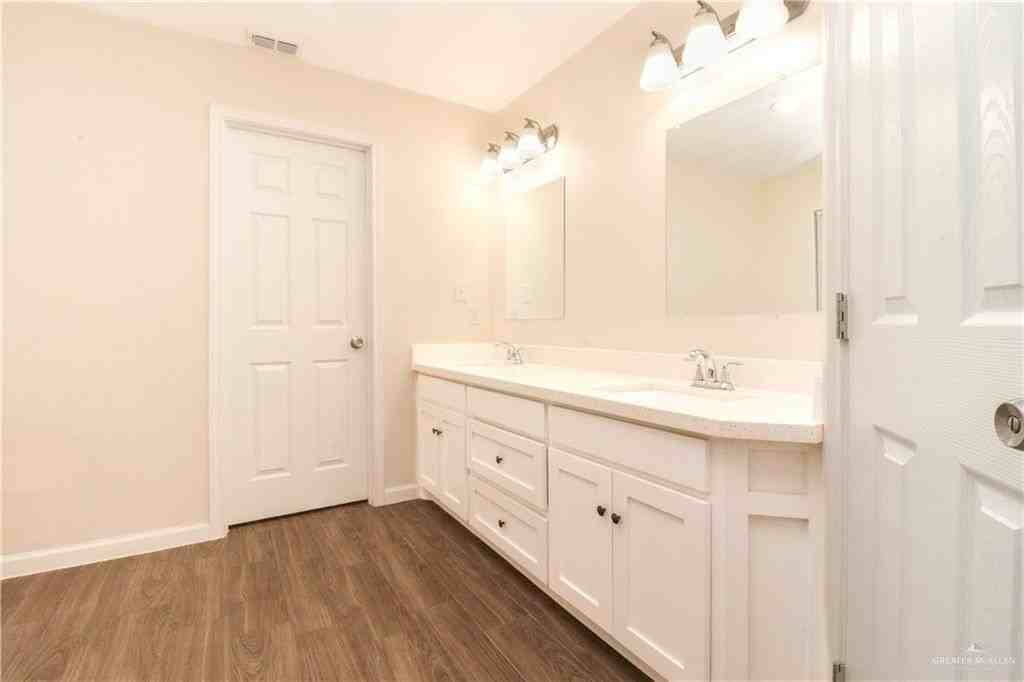 2101 Providence Ave - Photo 3 of 11