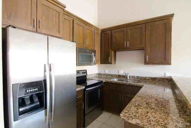 3128 Regal Dr Apt B - Photo 3 of 15