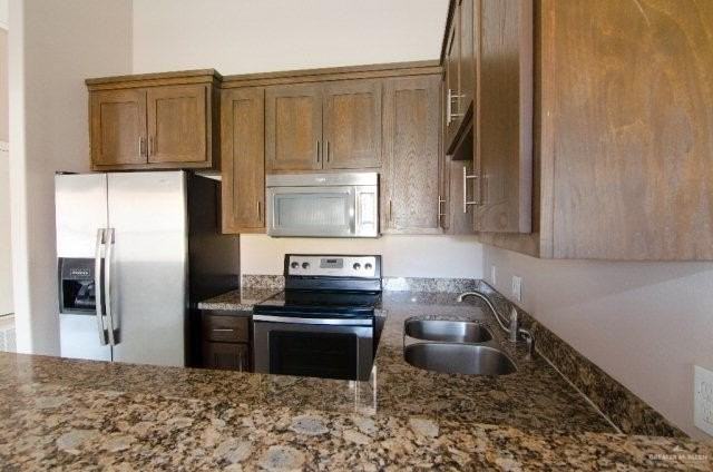 3128 Regal Dr Apt B - Photo 4 of 15