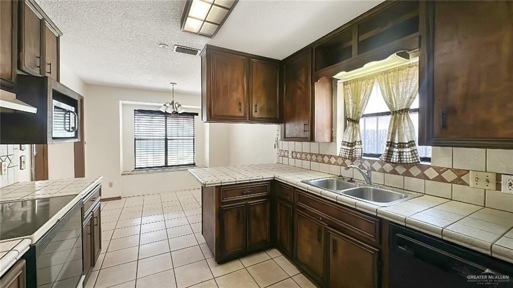 3021 Hummingbird Ave - Photo 3 of 14