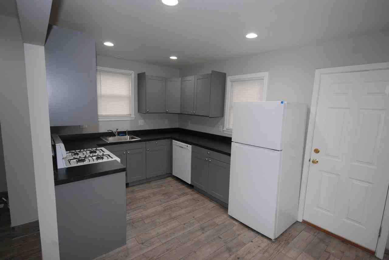 1872 Champaign Rd - Photo 2 of 25