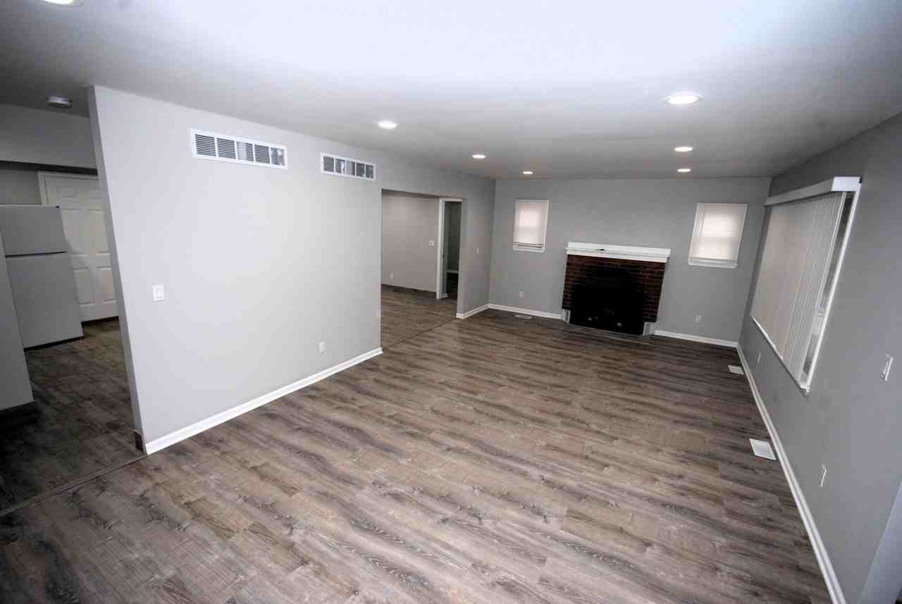 1872 Champaign Rd - Photo 5 of 25