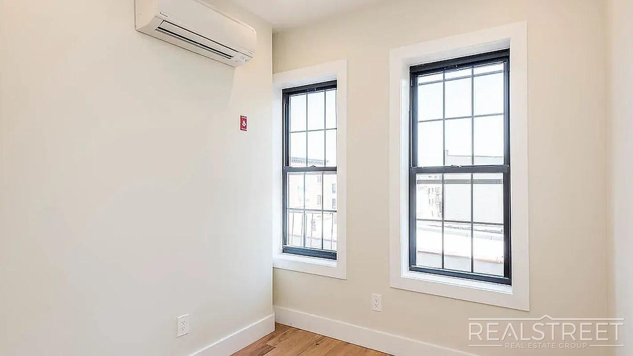 50 Starr St #1B - Photo 5 of 8