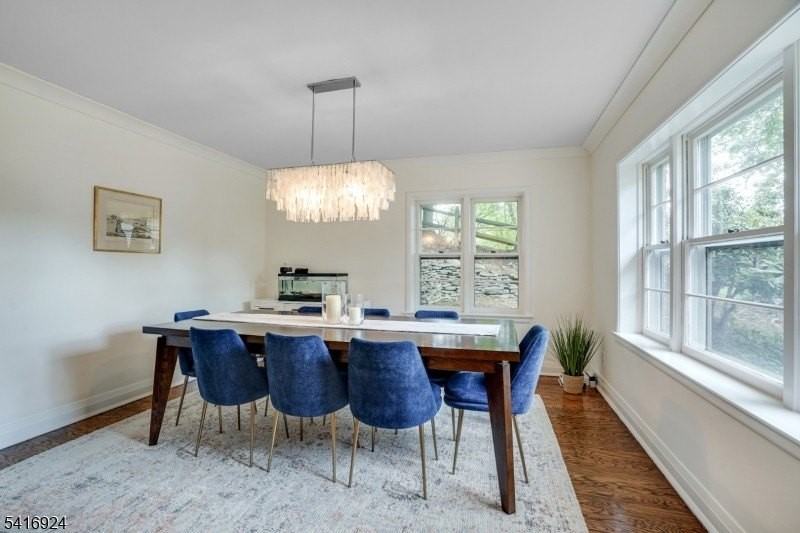 304 Forest Dr S - Photo 5 of 24