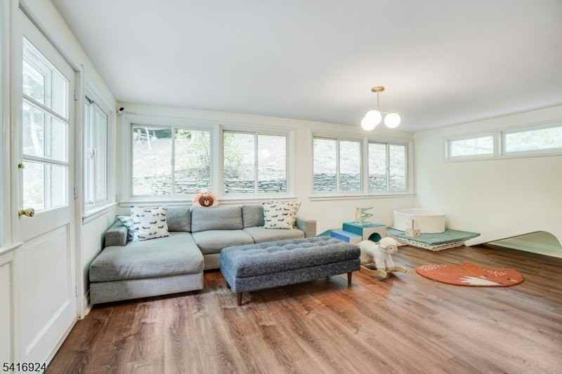 304 Forest Dr S - Photo 6 of 24