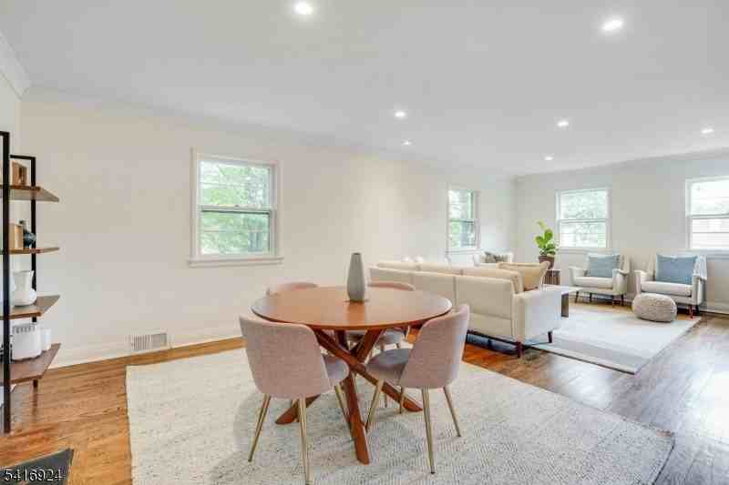 304 Forest Dr S - Photo 7 of 24