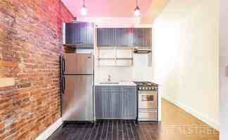featured image of 1066 Putnam Ave #1R