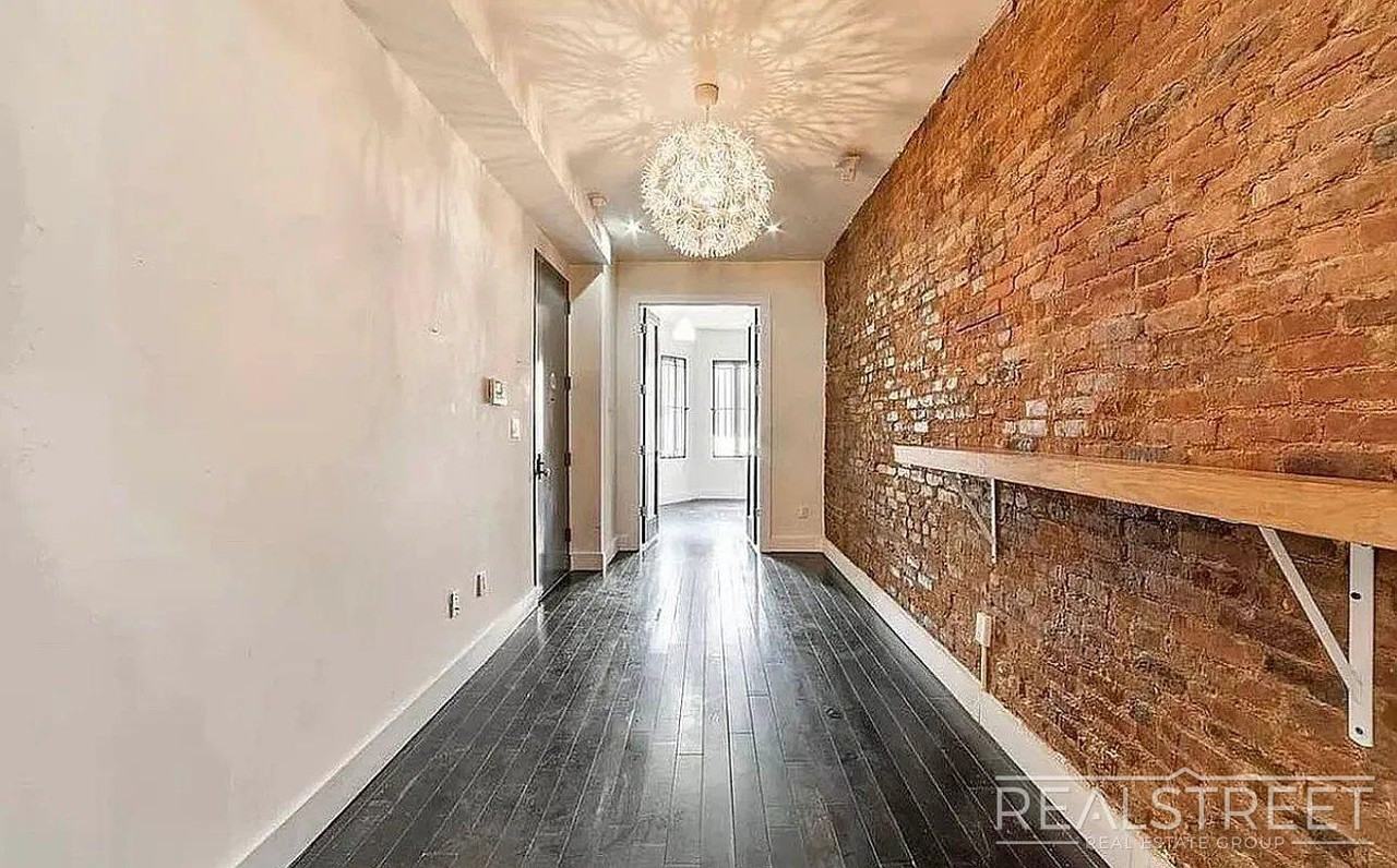 1066 Putnam Ave #1R - Photo 2 of 12