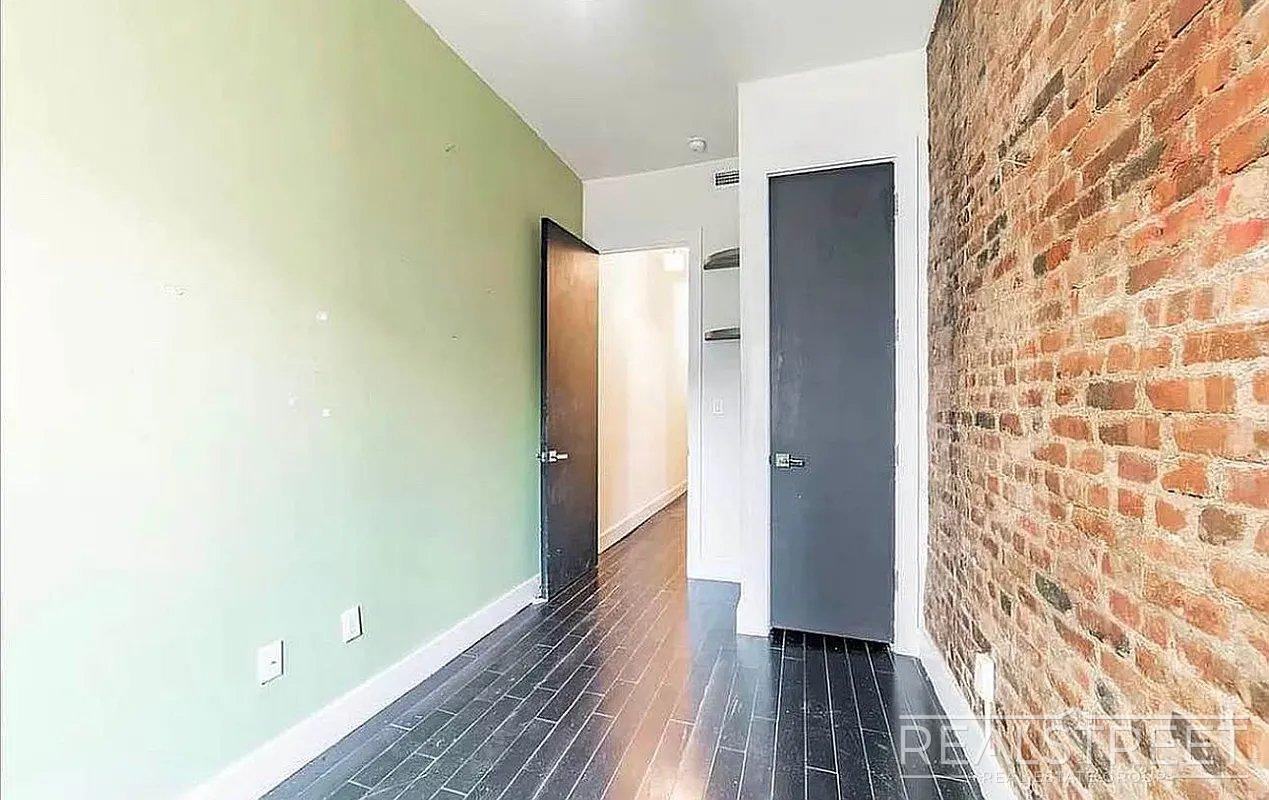 1066 Putnam Ave #1R - Photo 6 of 12