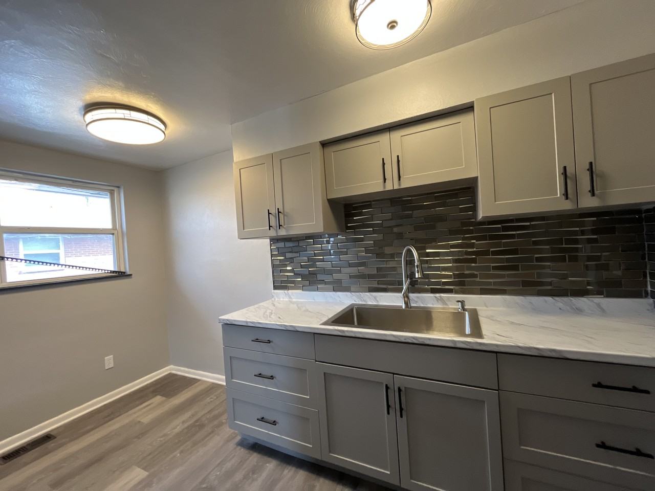 2257 Hepburn Avenue - Photo 2 of 6