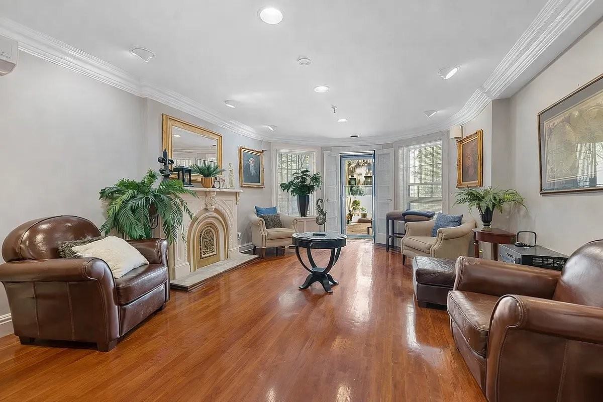 163 E 71st St #1C - Photo 3 of 7