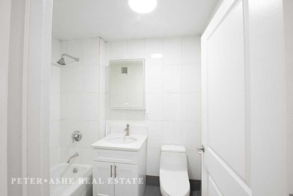 2205 3rd Ave #7D - Photo 3 of 5