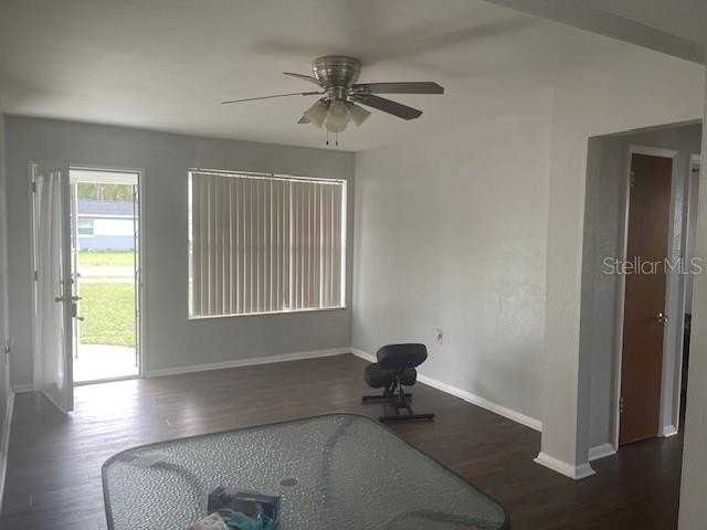 505 PATLIN AVENUE - Photo 7 of 9