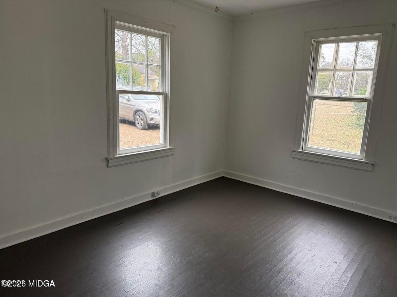 1260 Auburn Dr - Photo 3 of 4