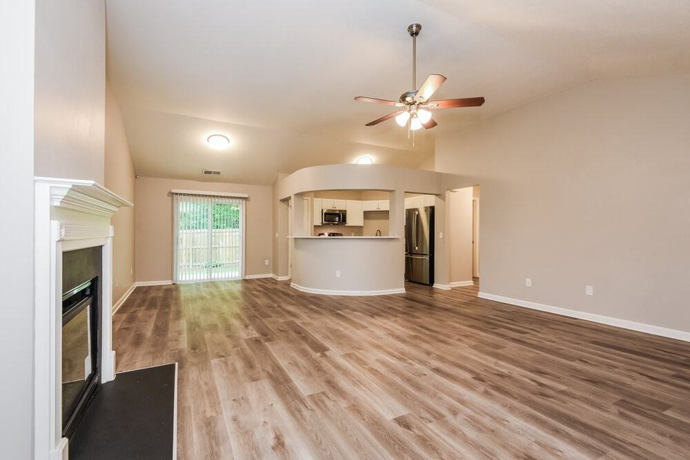 412 Redwood Trl - Photo 6 of 16