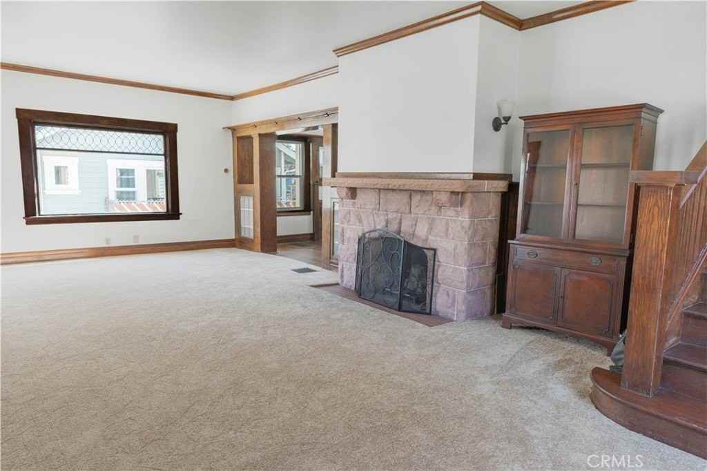 321 S 2nd St - Photo 2 of 30