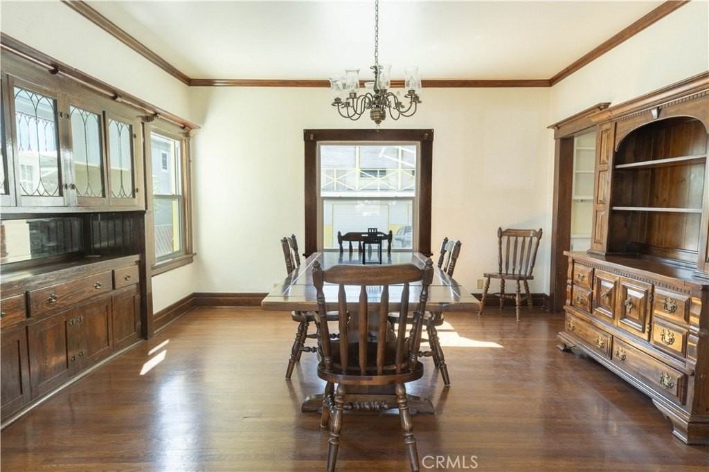 321 S 2nd St - Photo 6 of 30