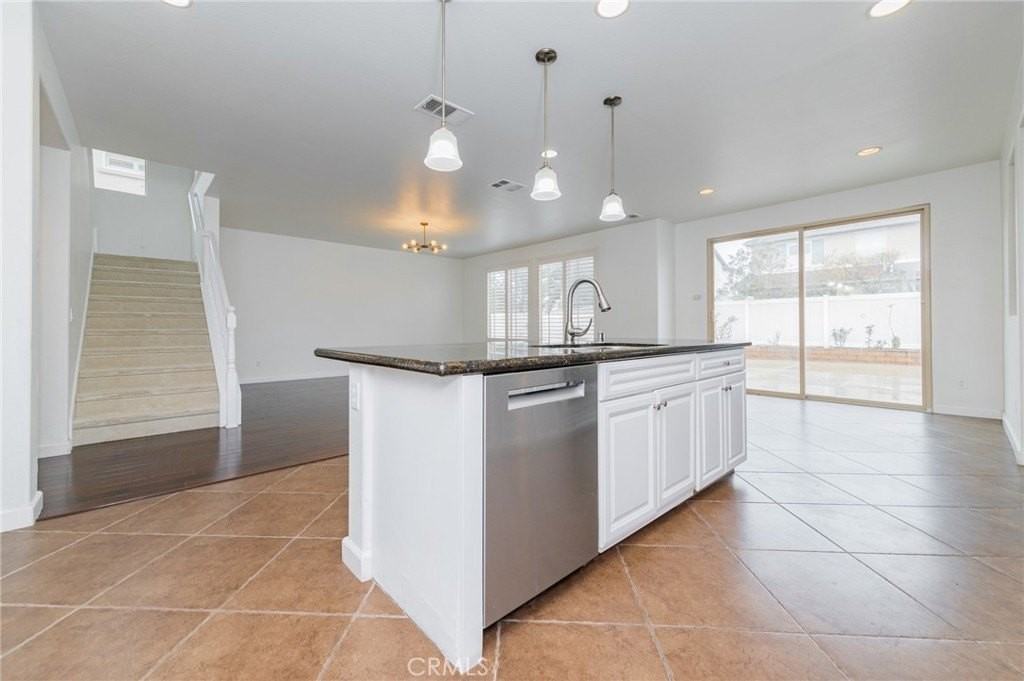 5774 Meeker Dr - Photo 3 of 48