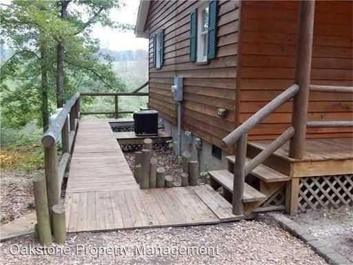 562 Southside Ln - Photo 3 of 13