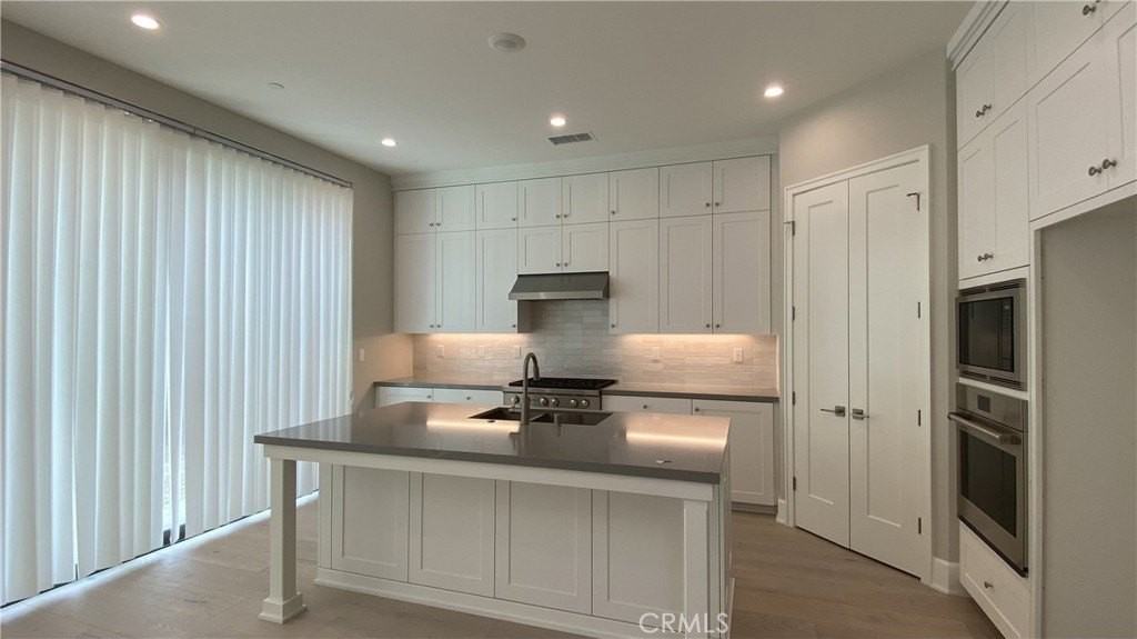 218 Fiore - Photo 7 of 30