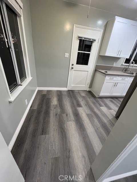 5139 E Carson St - Photo 4 of 14