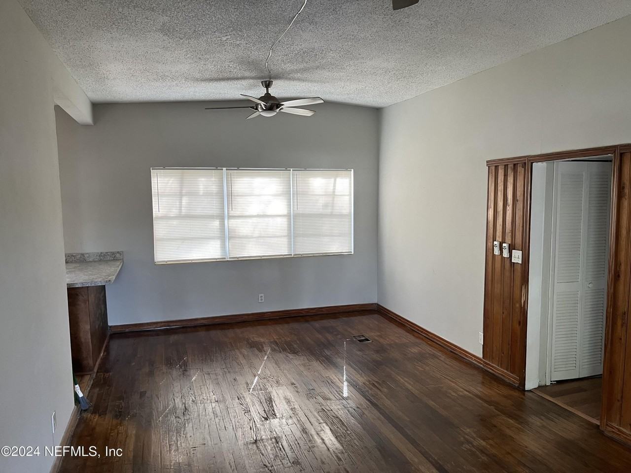 10255 Swarthmore Dr - Photo 5 of 18