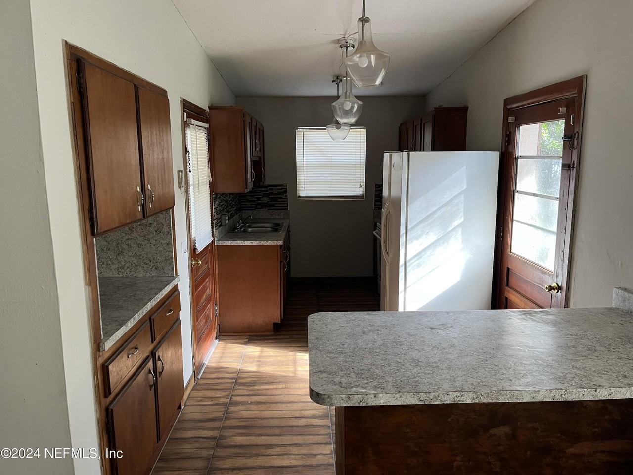 10255 Swarthmore Dr - Photo 6 of 18