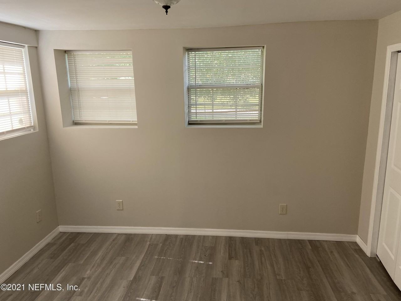 5366 Baycrest Rd - Photo 6 of 15