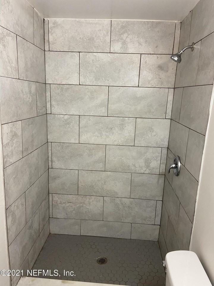 5366 Baycrest Rd - Photo 7 of 15